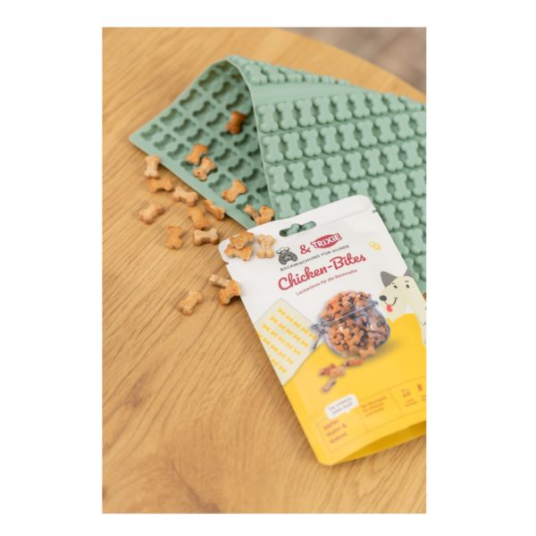 Pets-Kitchen & Trixie Chicken Bites - Backmischung für Hundekekse 114g – Bild 4