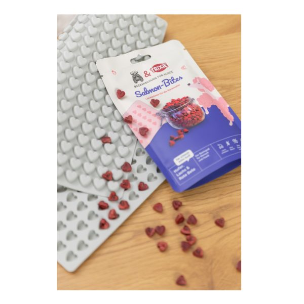 Pets-Kitchen & Trixie Salmon Bites - Backmischung für Hundekekse 114g – Bild 4